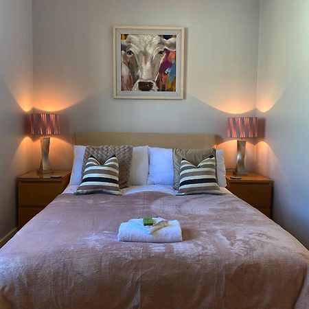 Coventry City Centre Townhouse With Private Parkingヴィラ エクステリア 写真